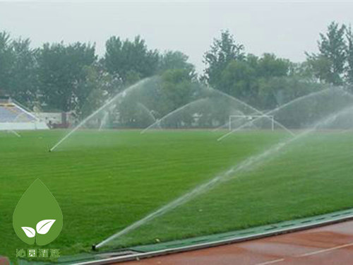 足球場噴灌 
